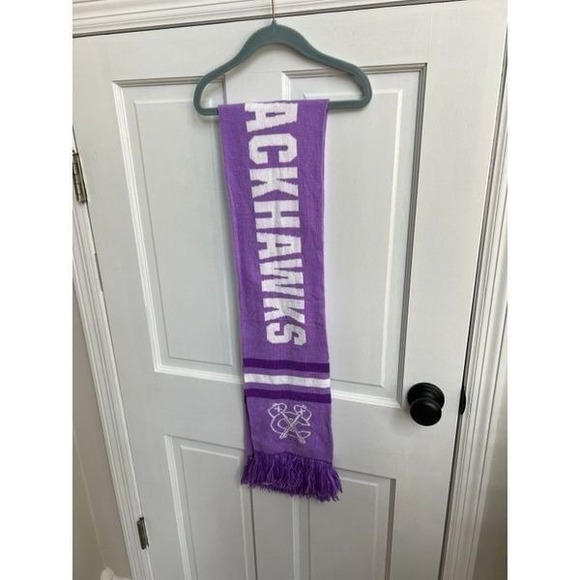 Accessories - Blackhawks fight against‎ cancer purple scarf
